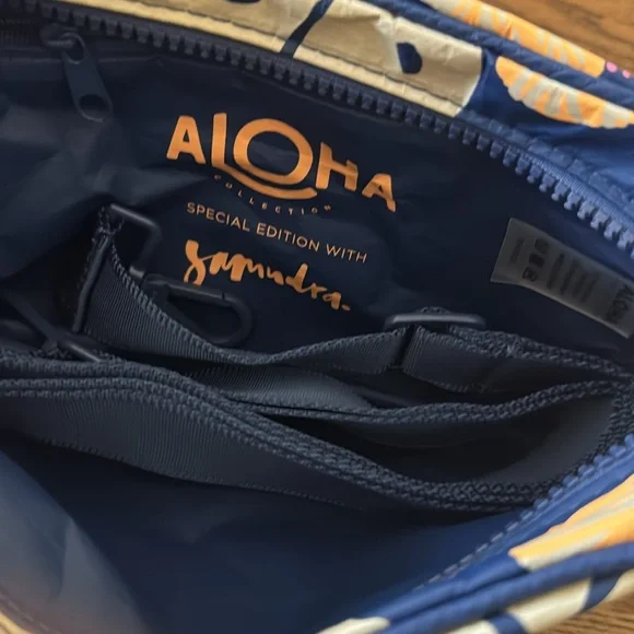 Aloha Navy Floral Splash-Proof Bag - Picture 8 of 10